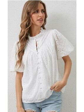 Melwod Women's Short Sleeve Eyelet Pullover Top in White - Sz M/L